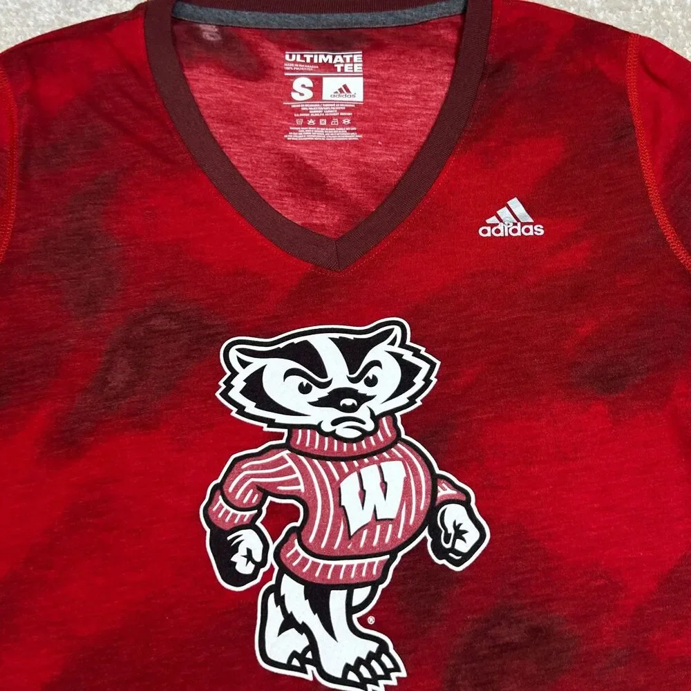 Adidas T-Shirt Womens S Wisconsin Bucky Badger V-Neck Climalite Red Graphic Tee